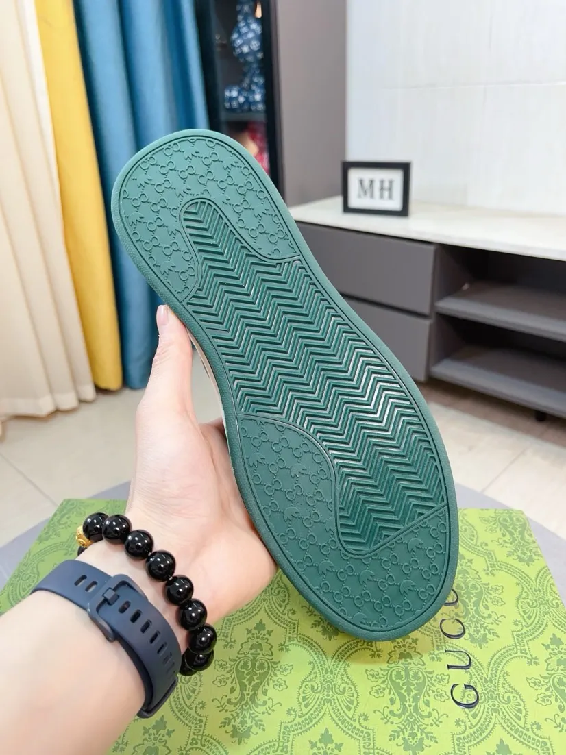 Men's shoes 💰440🌹🌹GUCCI [Gucci] New high-end brand of men's shoes, the latest fashionable casual men's shoes, trendy and versatile style, relaxed and sporty style, uppers imported from Italy, first-layer cowhide, genuine leather lining and ultra-fine workmanship. Original personalized fashionable rubber wear-resistant outsole, light and comfortable on the foot, size 38-44
